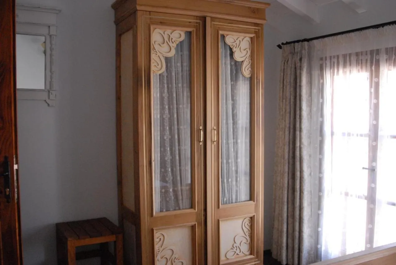 Aliye Hanim Hotel Ayvalik 0*,