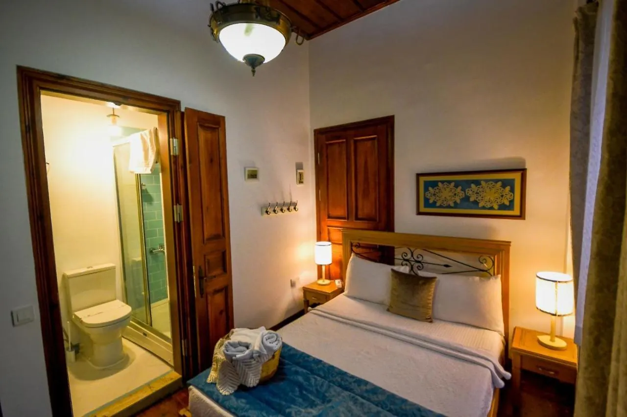 Aliye Hanim Hotel Ayvalik 0*,